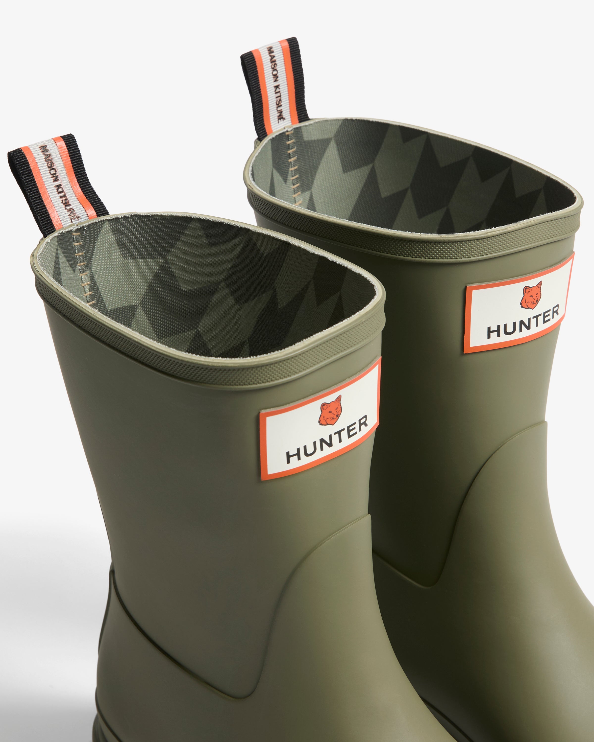HFRU0031252-LU-HUNTERXMAISONKITSUNEUNISEXDOWNPOURSHORTBOOT-5.jpg