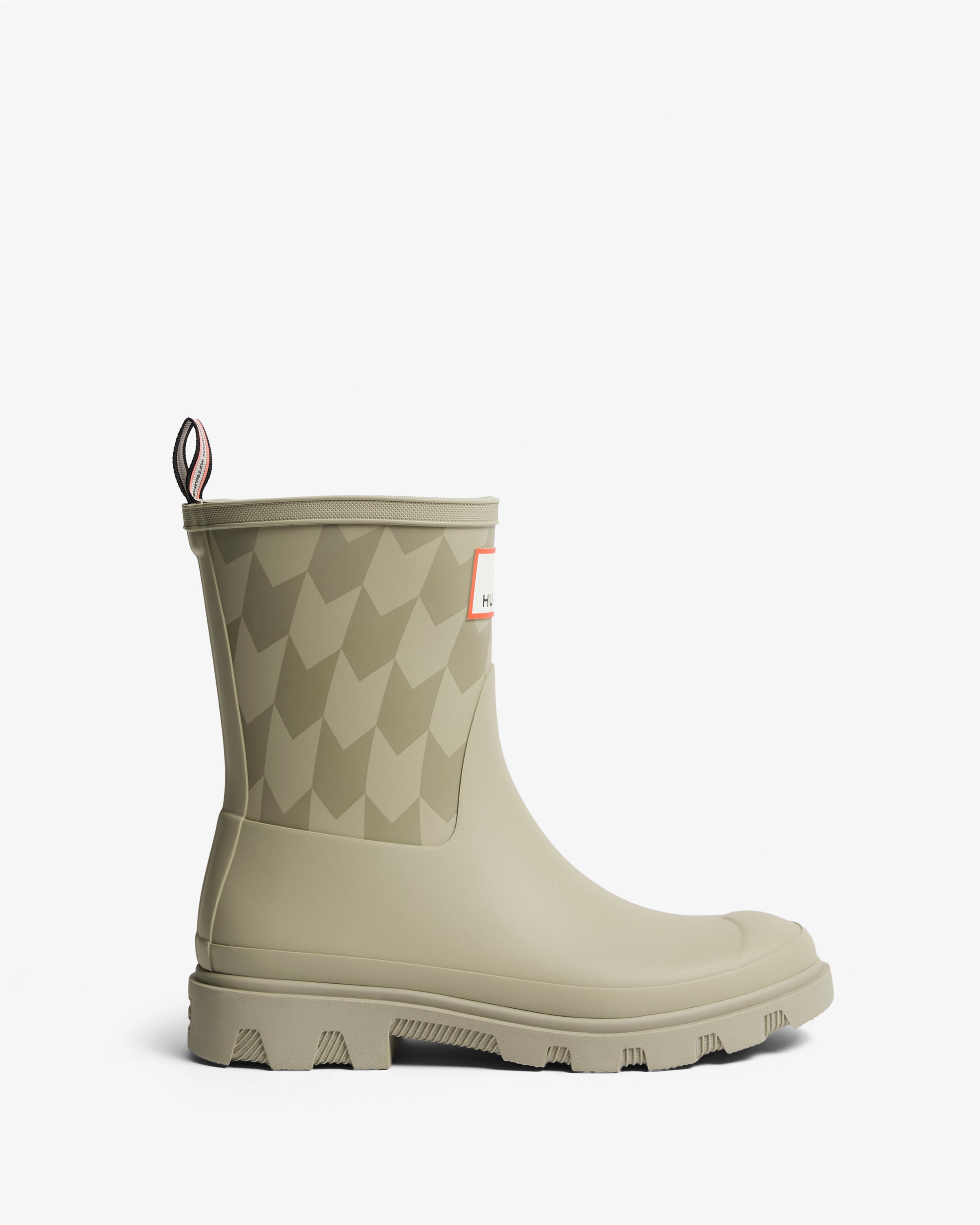 HFRU0032252-SA-HUNTERXMAISONKITSUNEUNISEXDOWNPOURSHORTCHEVRONPRINTBOOT-1.jpg