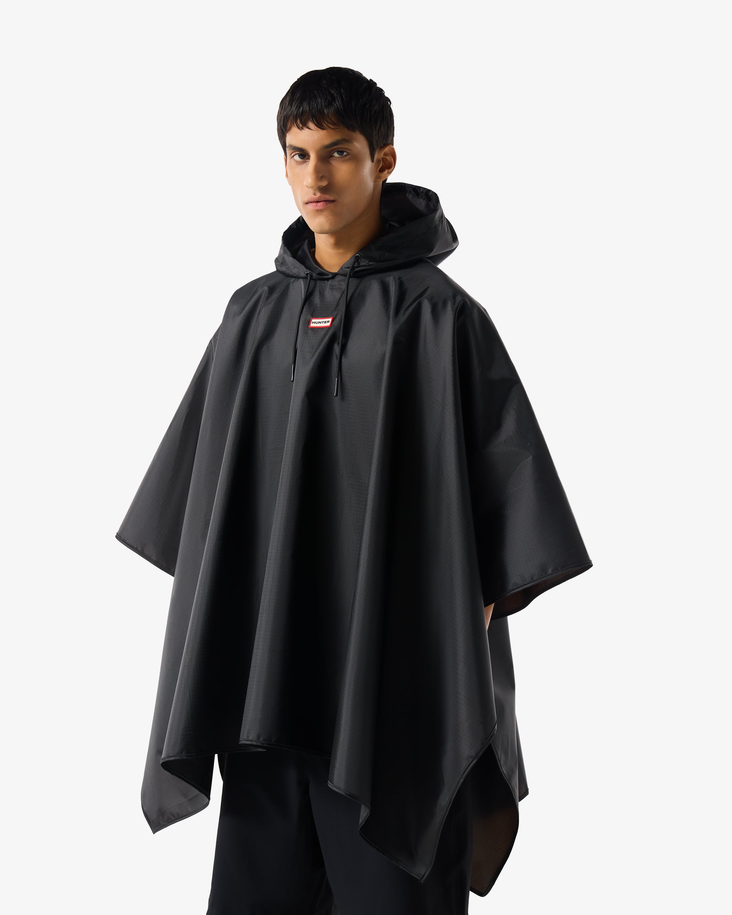 HUNTERPACKABLEPONCHO-HARU0007261-HB_4_a057af51-eb1c-47f7-8cde-3bf26651ae85.jpg