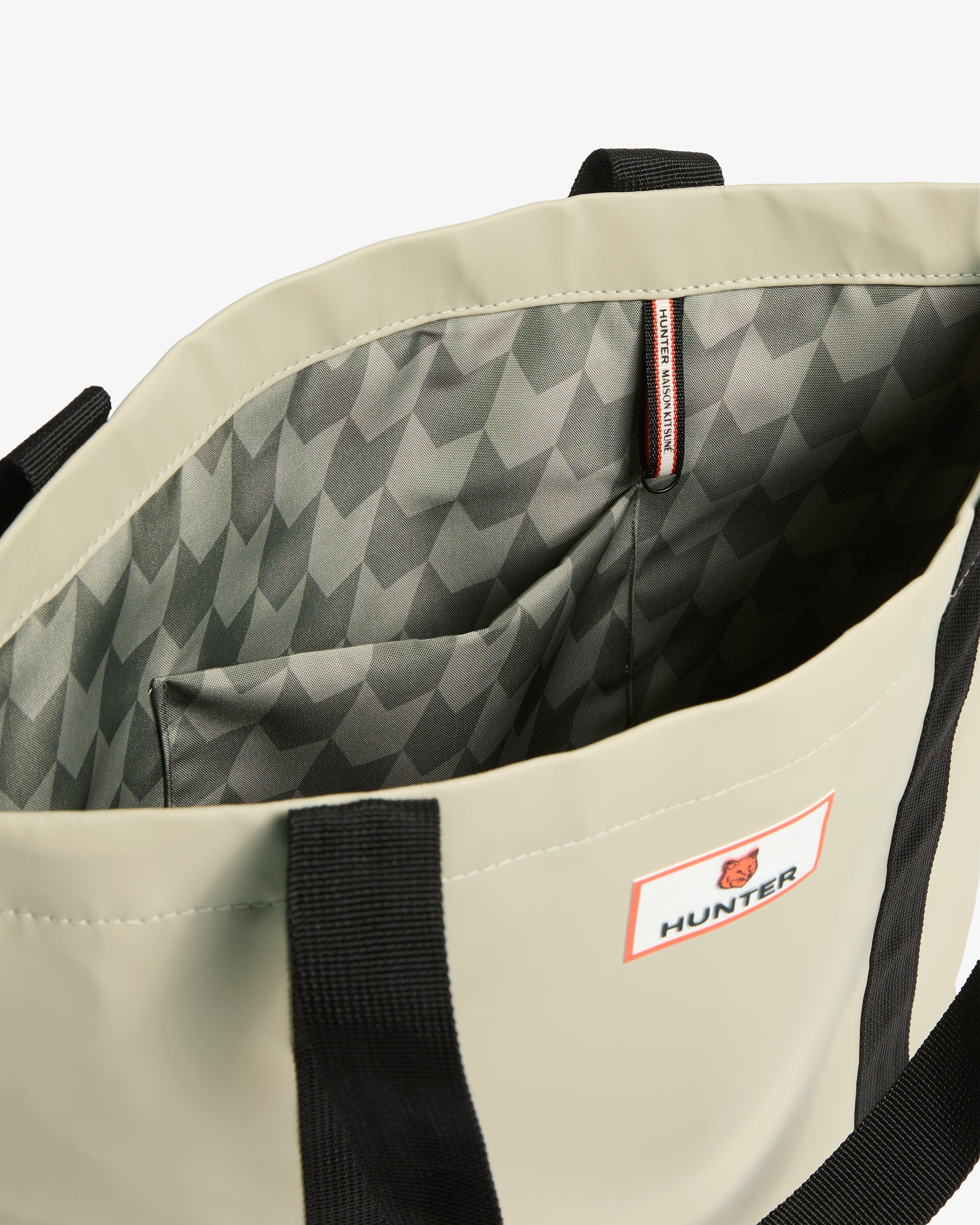 HXRU0069252-AL-HUNTERXMAISONKITSUNELARGETOTEBAG-4.jpg