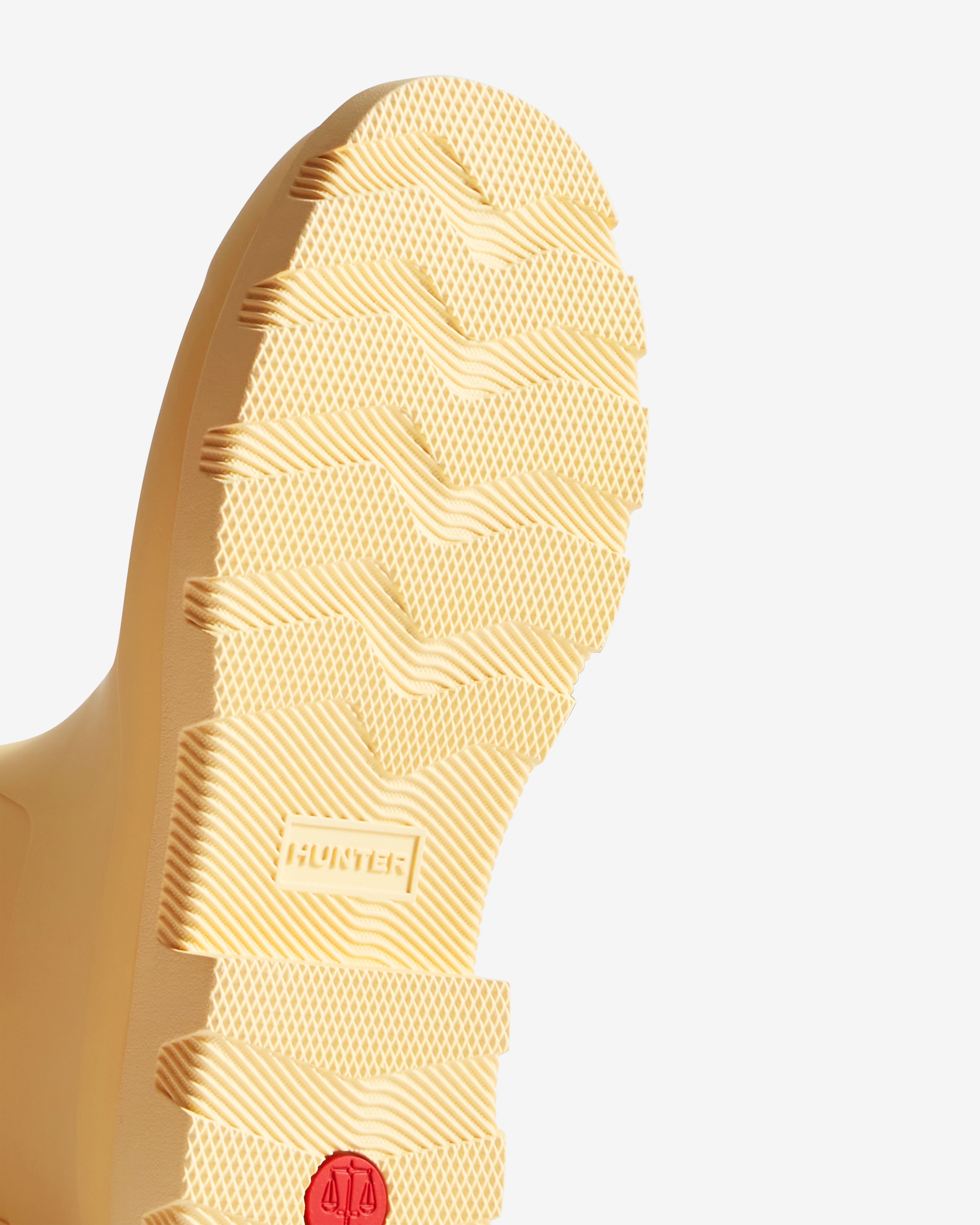 UNISEXDOWNPOURSHORTBOOT-HFRU0002251-YA_4.jpg