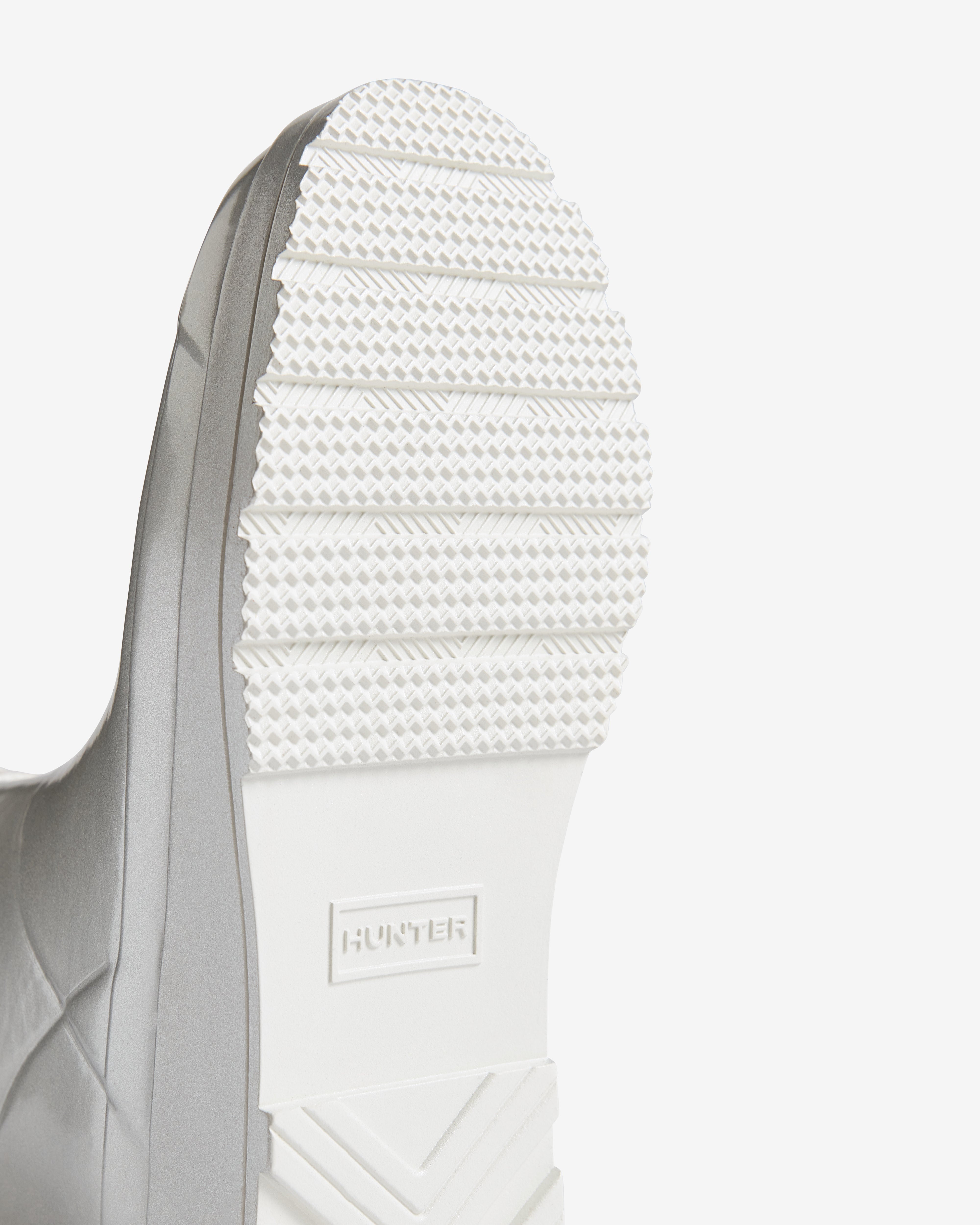 WOMENSPLAYSHORTBOOTMETALLIC-HFRW0026252-SIL_04.jpg